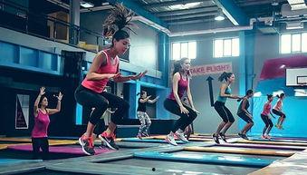 成人超大蹦床图片视频,成人超大蹦床的惊险与乐趣