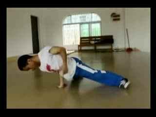 成人跳操训练视频教学,轻松入门成人健身训练