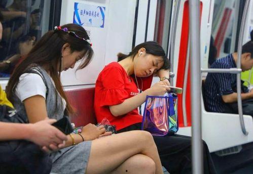 成人上课打盹视频在线观看,在线观看打盹视频背后的故事