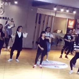 俏皮简单的成人舞蹈视频,俏皮成人舞蹈视频大盘点