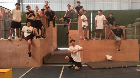 成人早上锻炼视频,跟随视频轻松入门