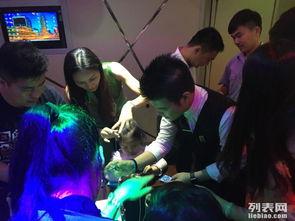 成人学小孩拍手视频,一起拍手欢笑的亲子时光